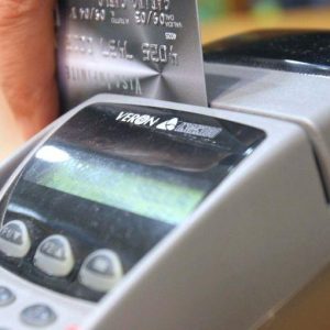 Carte di credito: ancora costi aggiuntivi, Antitrust indaga