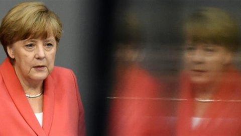 Merkel está concorrendo novamente contra o populismo, Sarkozy está fora