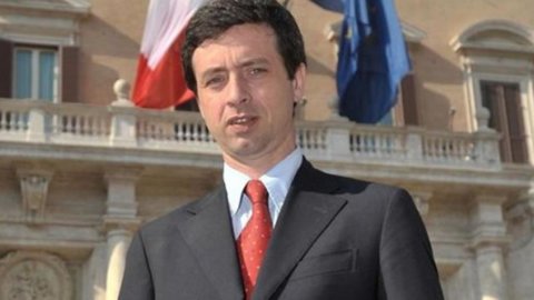 Terrorismo, ministro Orlando minacciato dall’Is: lettera con proiettili