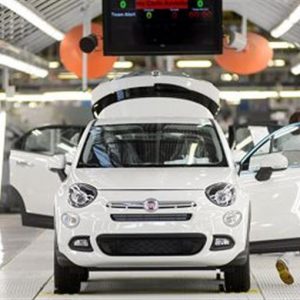 Auto: Europa desacelera no semestre, mas Itália corre com FCA