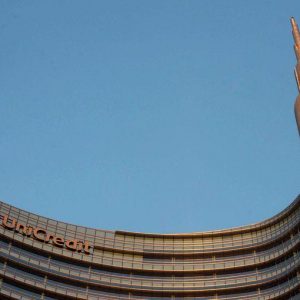 Unicredit è di nuovo nell’occhio del ciclone in Borsa: a fine mattina perde circa il 12%