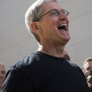 Apple de la Steve Jobs la Tim Cook: filmul lui Danny Boyle debutează joi în Italia