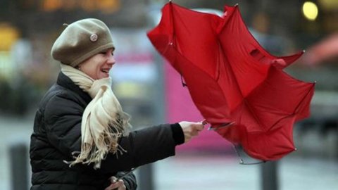 Mauvais temps: neige dans le centre-sud de l'Italie, essaim de tremblements de terre dans le Molise