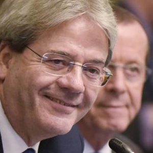 Ue: “A Roma non ci sono interlocutori”. Gentiloni: “Polemica inutile, c’è governo”