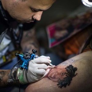 Istat muda a cesta: tatuagens e furadeiras elétricas também entram na inflação