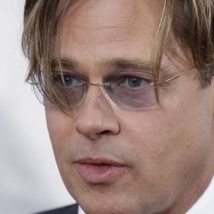 Microsoft, Damiani meluncurkan sampul eksklusif yang dirancang oleh Brad Pitt untuk Lumias