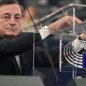Banche e Borse si appellano a Draghi per uscire dalla bufera