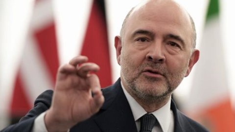 Flessibilità, Moscovici a Padoan: “Decisione su Italia a maggio”