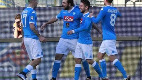 Napoli and Juve are preparing for the direct clash on Saturday with victories