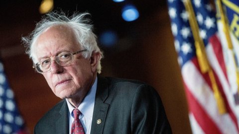 Sanders gagne haut la main en Alaska et à Washington