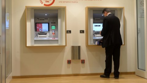 Bankalar: İtalya'da eczanelerden çok şube var