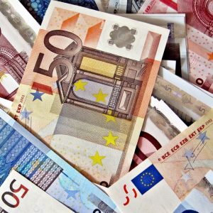 Istat: Pil 2016 +0,9%, pressione fiscale giù