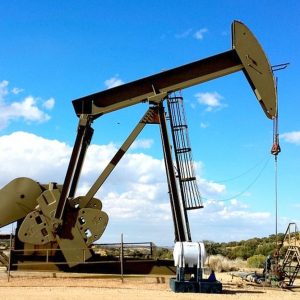 Petrolio, produttori in ginocchio: i rischi per l’export
