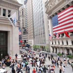 Bce avanti con lo shopping, Wall Street al top