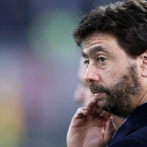 Juve e banche mandano la Borsa in rosso ma Nexi vola