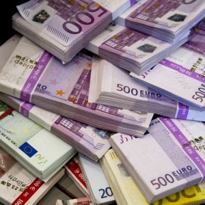 Debito mondiale boom: è al 327% del Pil globale