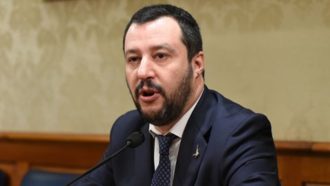 Salvini alza i toni con la Francia. E annuncia flat tax nel 2018
