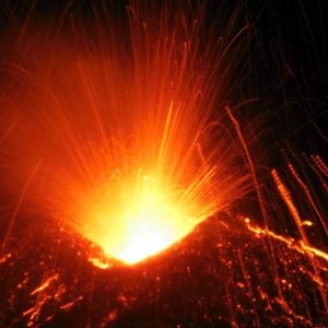 Etna: 10 feriti, i video dell’eruzione