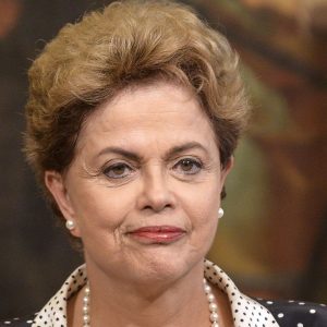 Brezilya, Dilma Rousseff'i görevden aldı