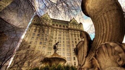 NY : l'hôtel Plaza, vieux cauchemar de Trump, est mis aux enchères