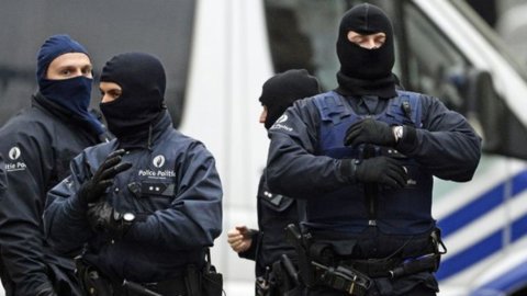 Massacres de Paris: levado Salah Abdeslam