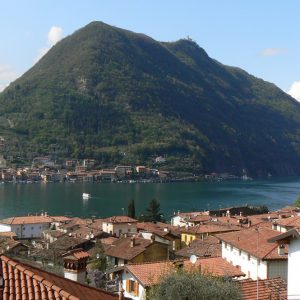 Art: Le pont flottant de Christo arrive sur le lac d'Iseo