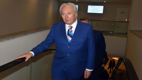 Carige, schiarita: Malacalza e Volpi salgono