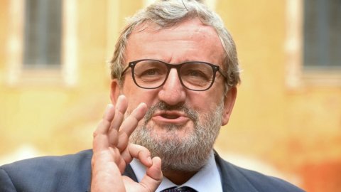 Emiliano fa dietrofront: rimane nel Pd e si candida alla segreteria