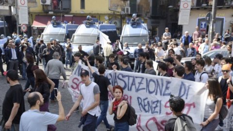 Renzi a Napoli, tensioni e scontri. VIDEO