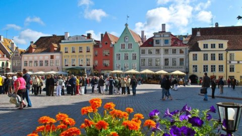 Estonia: stable accounts, low debt and good growth but watch out for demographics