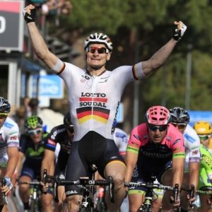 等待比利牛斯山 Greipel 击中三重奏