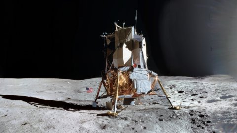Piacenza, legte ein Originalfragment Mondboden frei