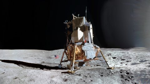 Piacenza, expuesto un fragmento original de suelo lunar