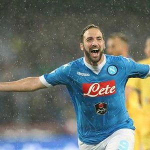 Juve'nin Higuain arayışı piyasayı hareketlendirir. Mancini-Inter kavgalı