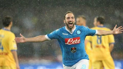 Juve'nin Higuain arayışı piyasayı hareketlendirir. Mancini-Inter kavgalı