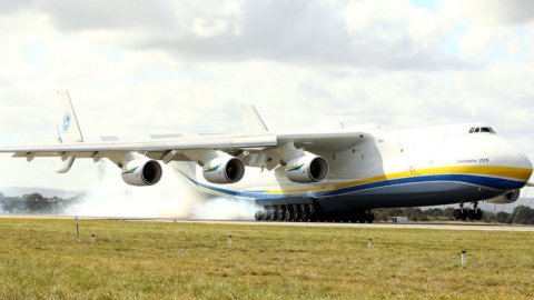 The largest plane in the world has landed in Australia