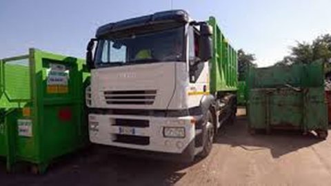 Waste Italia nu rambursează două obligațiuni: titlul se prăbușește