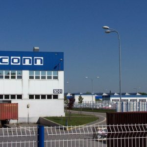 Lavoro: Foxconn sostituisce 60mila dipendenti con dei robot