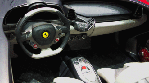 Ferrari: trimestre record, l’outlook sale e il titolo vola