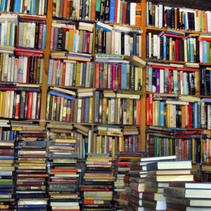 Librerie chiuse e per i libri scatta la consegna a domicilio
