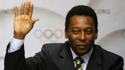 Pelè: médailles et souvenirs aux enchères pour plus de 4 millions