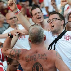 Guerriglia a Euro 2016, hooligans scatenati