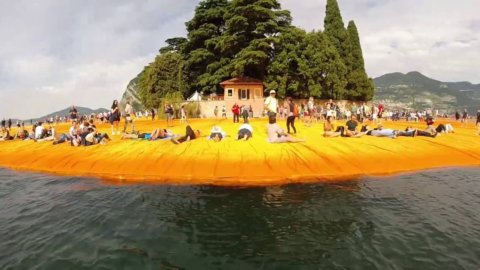 Iseo, chiude la passerella-icona di Christo