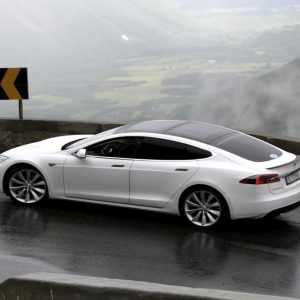 Tesla: primul accident mortal cu pilot automat