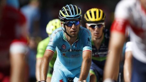 Rio 2016: Nibali in fuga, cade a 11 km dal traguardo