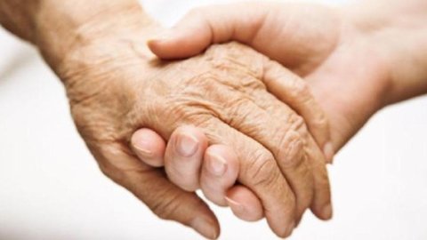 Pensii: Consulta respinge regula anti-îngrijitori