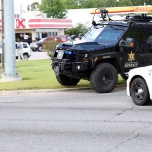 Louisiana, tiros contra a polícia: três policiais mortos