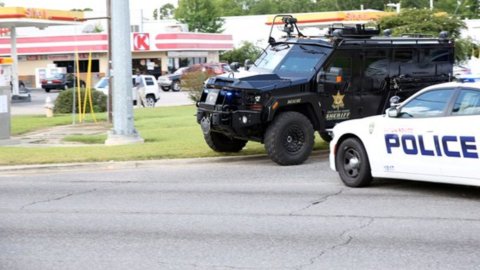 Louisiana, spari contro polizia: morti tre agenti