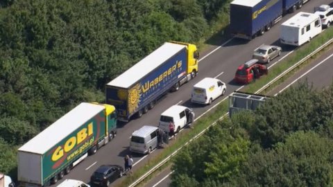 Controlli terrorismo, caos a Dover