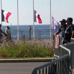 Nizza un mese dopo, Ferragosto non è più come prima